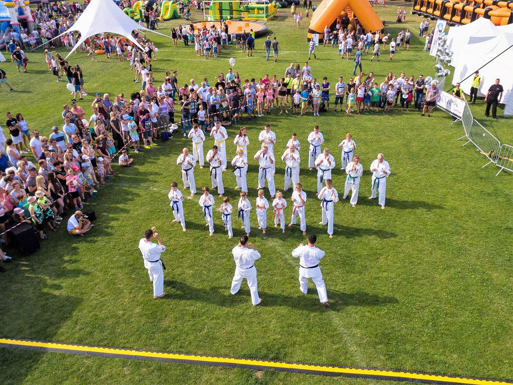 event firmowy, piknik dla firmy, pokaz karate, kimon