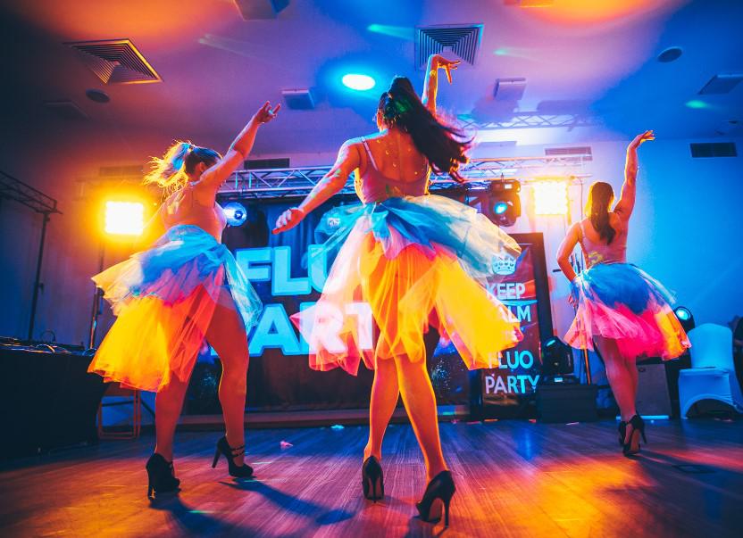 pokaz taneczny fluo party