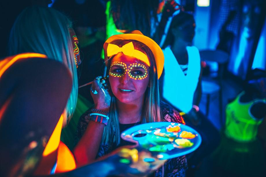 makijaż fluorescencyjny, make-up, fluo makijaż