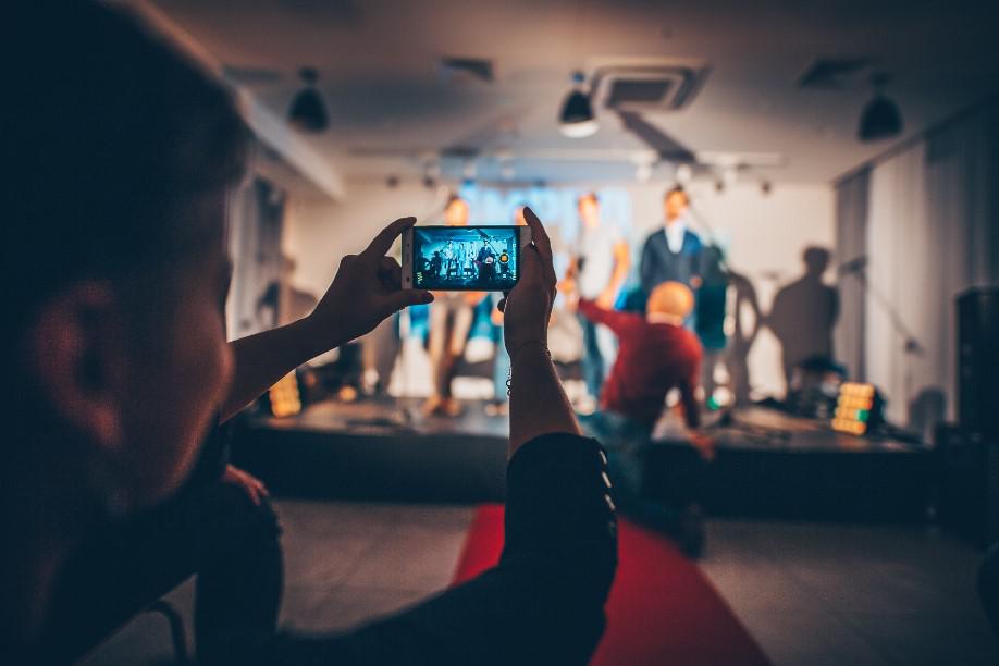 występ teatru improwizacji, kabaret, improwizacja