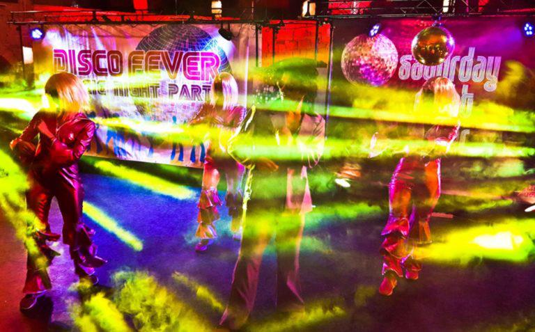 Saturday Night Fever – disco impreza firmowa w stylu lat 70.