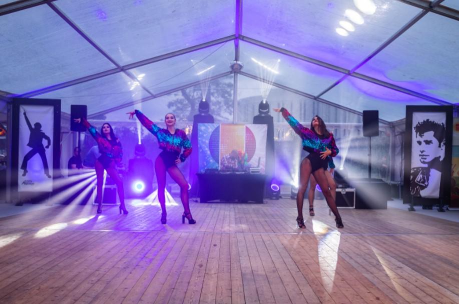 pokaz tańca na wydarzeniu firmowym