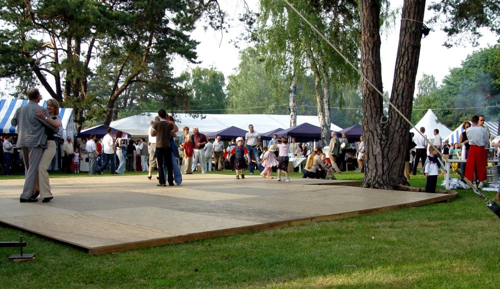 podest taneczny na poznańskiej Malcie
