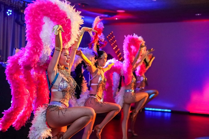 występ tancerek, wieczór w paryżu, impreza tematyczna