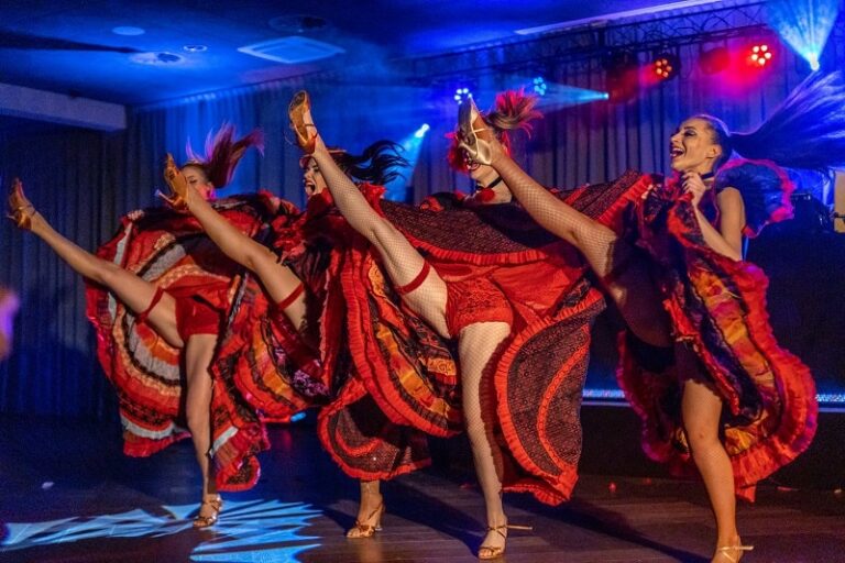 Wieczór w Paryżu – elegancka kolacja firmowa w paryskim klimacie