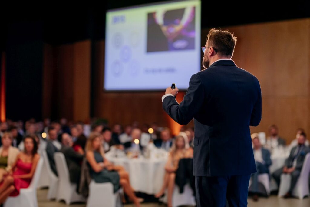 przemówienie na konferencji firmowej