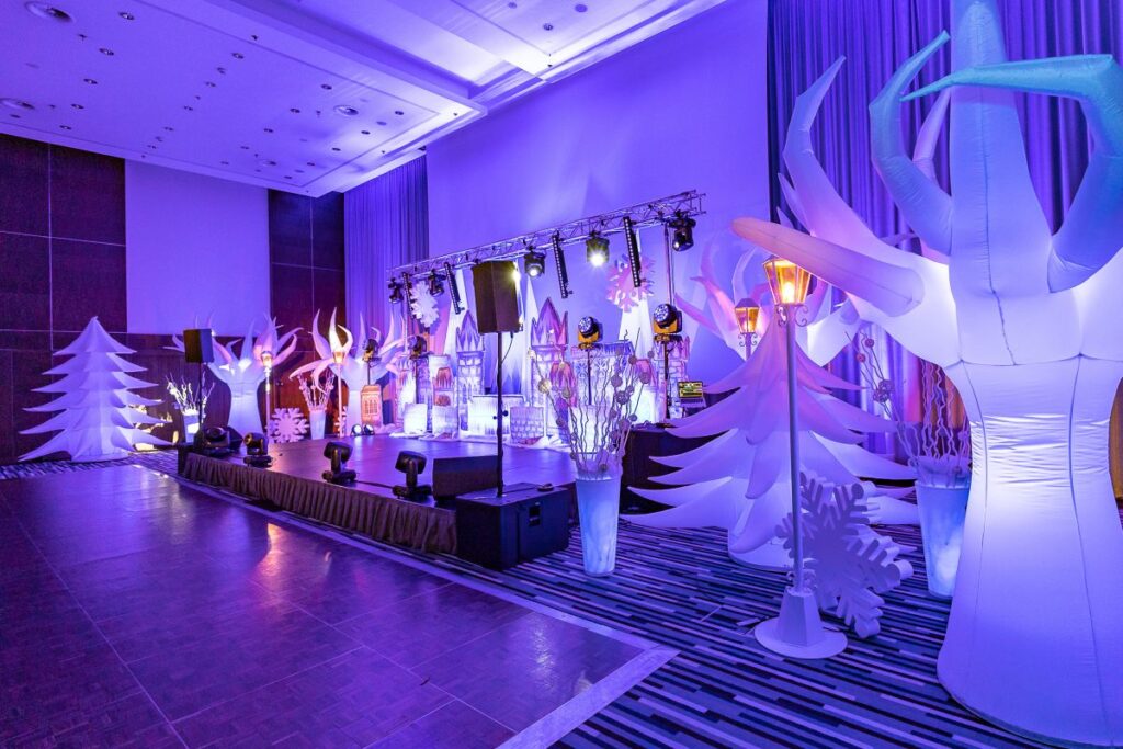Scenografia Krainy Lodu na imprezie wieczornej Winter Party dla Kemiry w Gdańsku