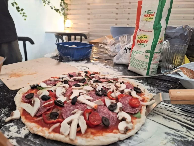 robienie pizzy na evencie 