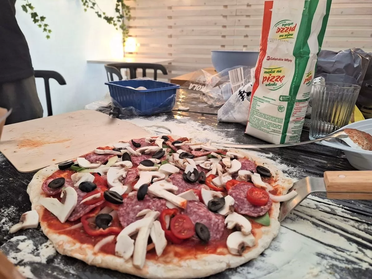 robienie pizzy na evencie 