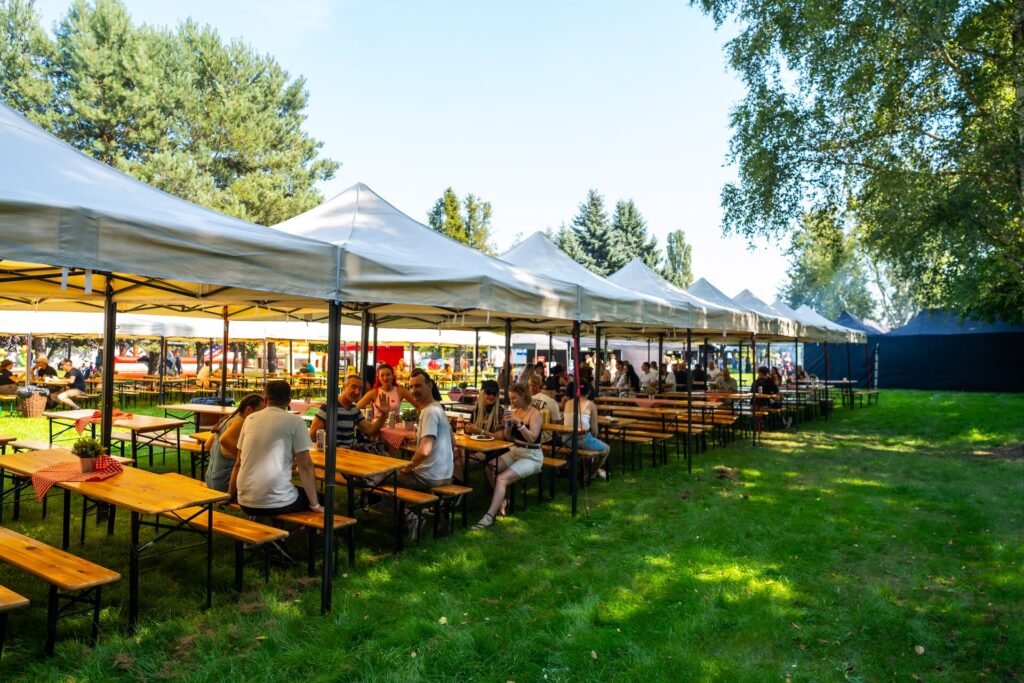 Strefy pikniku Schilsner – malowanie logo, strefa dla dzieci, strefa chill