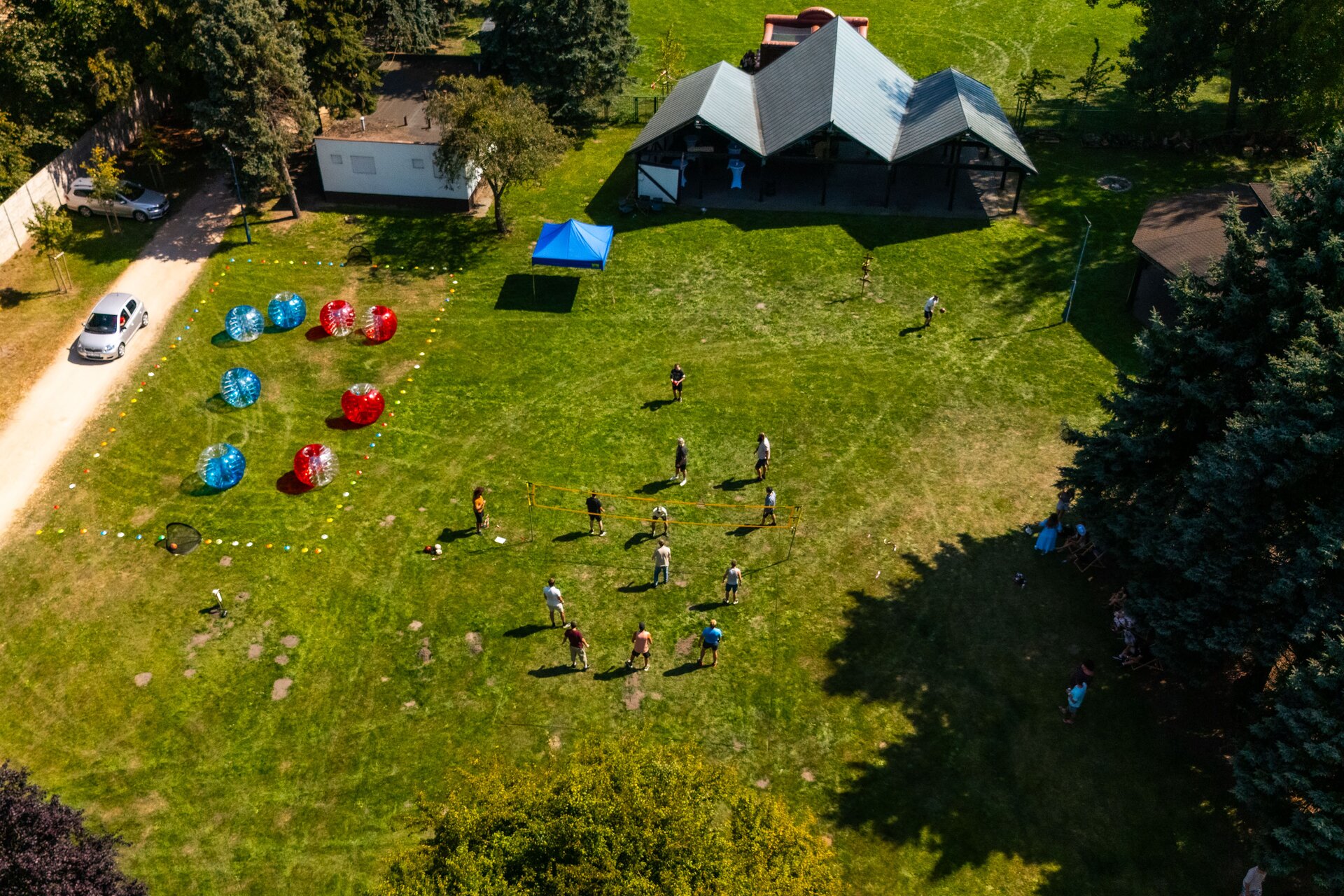Piknik firmowy Glinianki Wrocław – teren nad wodą z infrastrukturą eventową