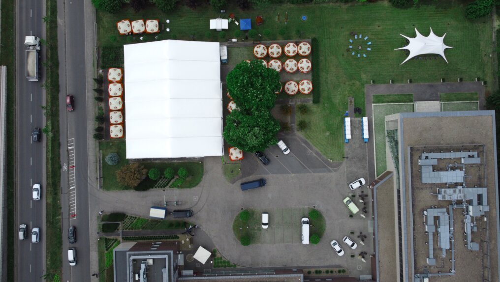 Piknik firmowy Haston Wrocław – teren zielony przy hotelu konferencyjnym