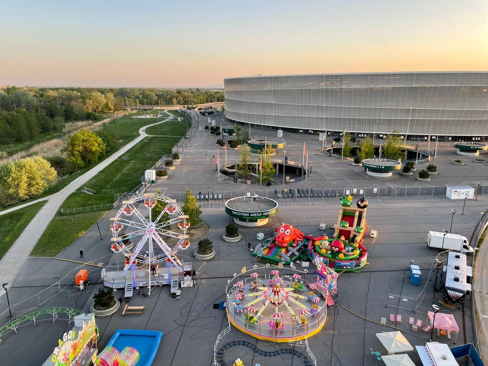 Piknik firmowy Wrocław – Tarczyński Arena, esplanada wokół stadionu