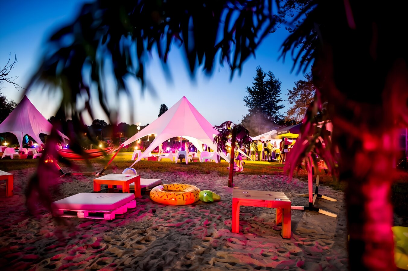 Piknik firmowy Hotel Wodnik Wrocław – plaża i część zielona nad rzeką