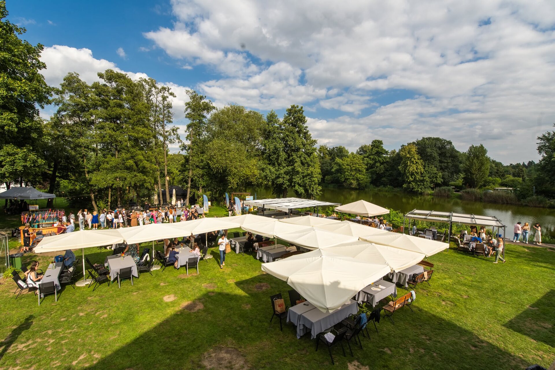 Browarna Przystań – teren piknikowy nad stawem, Poznań